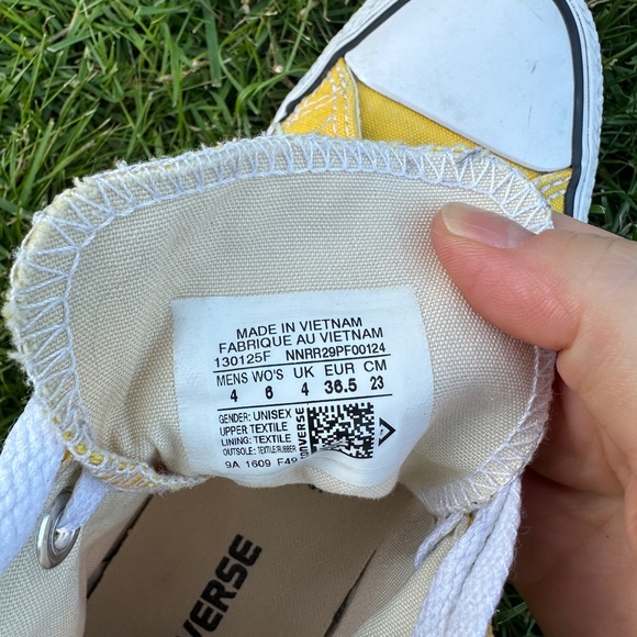 Yellow Converse (like new) - Picture 2 of 4